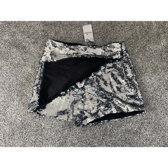 Stradivarius Sequin Mini Skort Silver NEW Large Festival Concert Swiftie - Picture 2 of 10